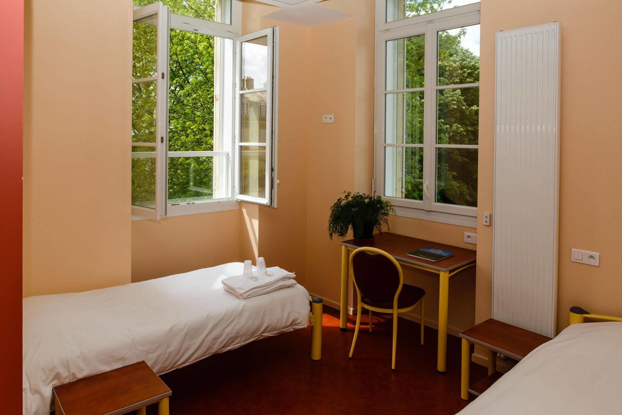 Espace Bernadette Soubirous Nevers Exterior photo