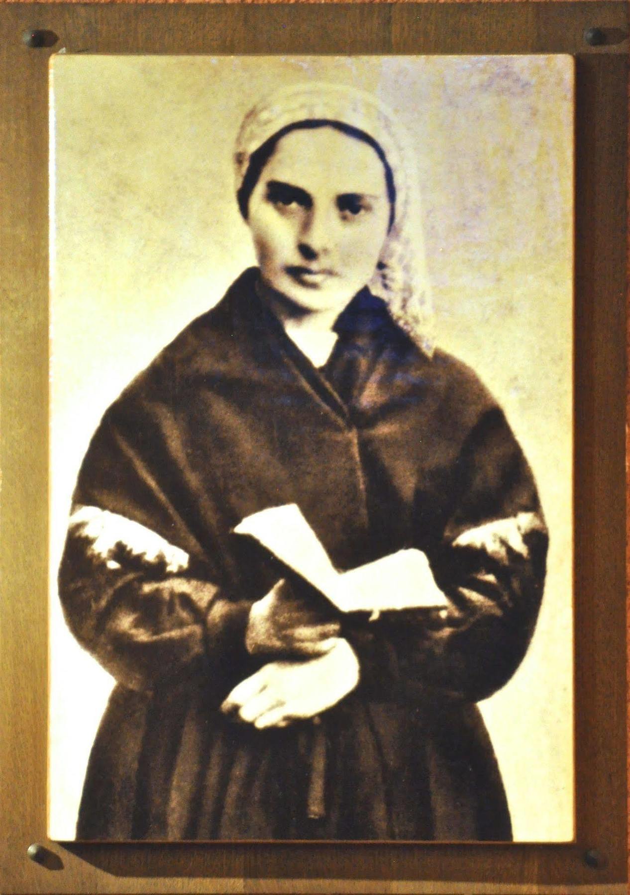 Espace Bernadette Soubirous Nevers Exterior photo